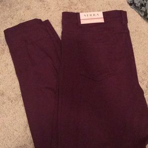 NWT Serra Jeggings - burgundy. Size L (12/14)